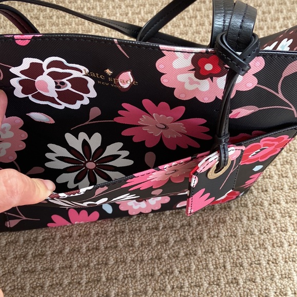 Kate Spade - Picture 4 of 9